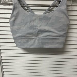 LULULEMON sports bra✨sz8✨Gray Camouflage Sports Bra✨Criss cross